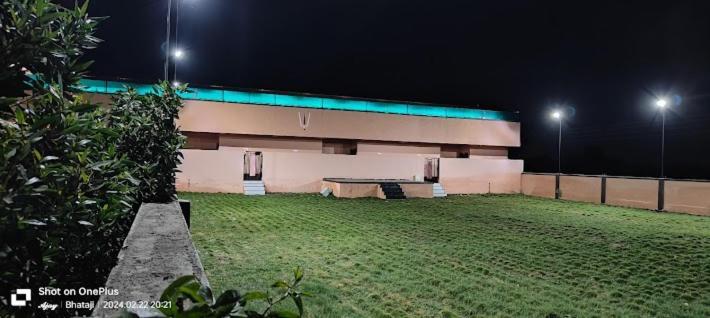 Hotel Vaishnavi Bhadji Kültér fotó