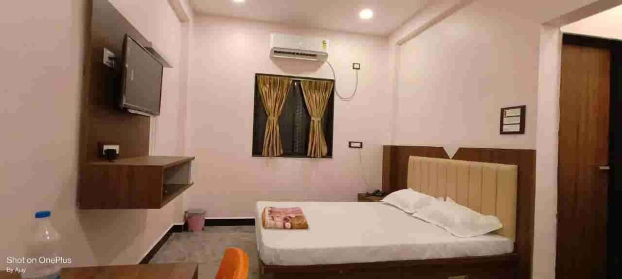 Hotel Vaishnavi Bhadji Kültér fotó